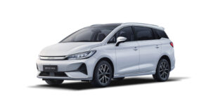 BYD M6